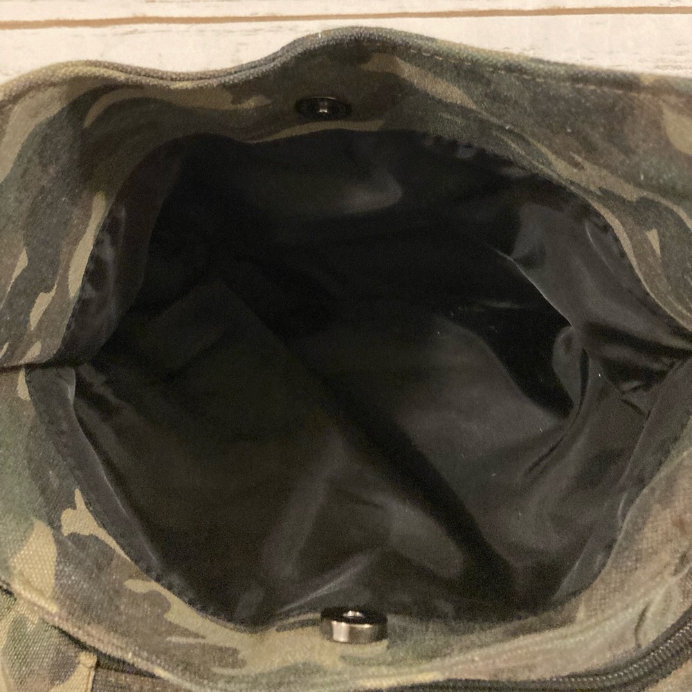 Harley-Davidson Camouflage Bucket Shoulder Bag With Studs - Picture 7 of 14